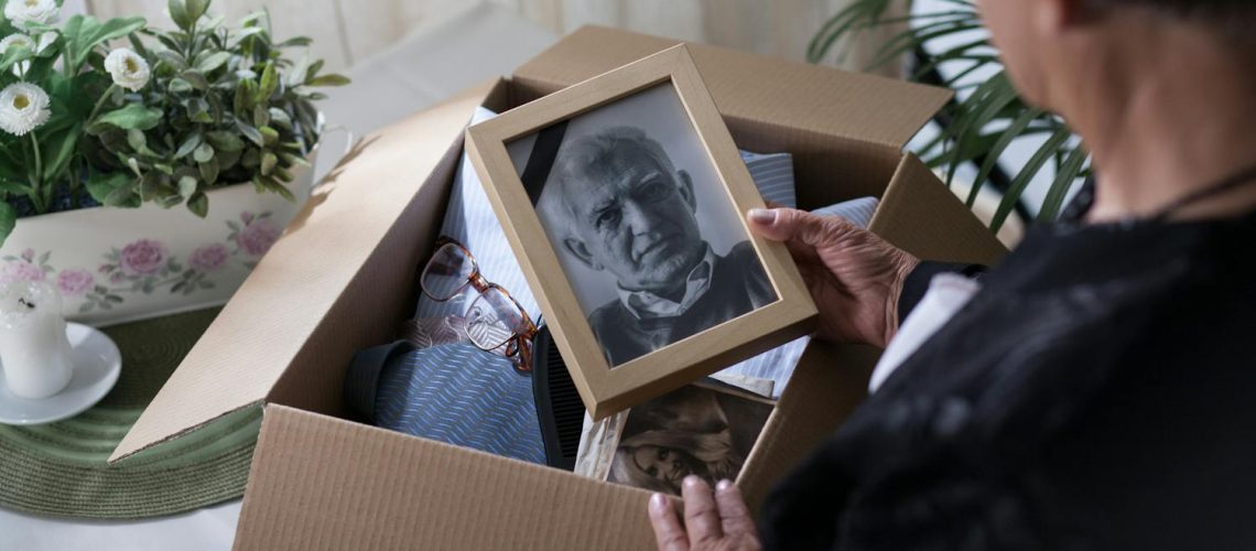 Dépression après le décès d’un conjoint : quels signes doivent alerter ? Dépression après le décès d'un conjoint : quels signes doivent alerter ?