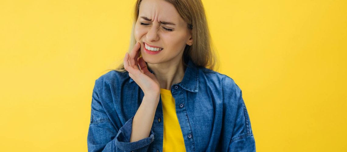 Mâchoire qui craque : d’où cela vient-il ? Que faire ? Mâchoire qui craque : d'où cela vient-il ? Que faire ?